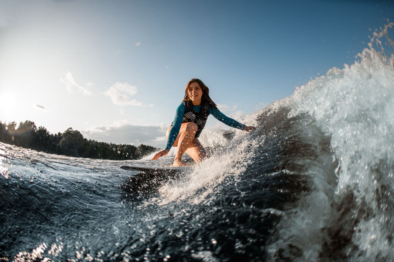 &nbsp;Wakesurfing
